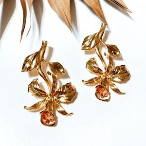 Gold flower drop earrings S457